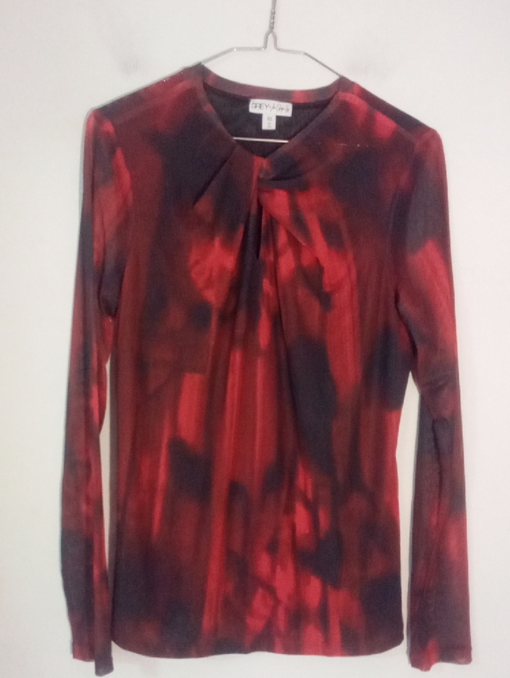 Grey By Jhoan Sebastian Grey Blouse XS Lined New NWOT Red Black